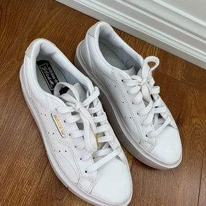 ADIDAS SLEEK SUPER SHOES SIZE 5